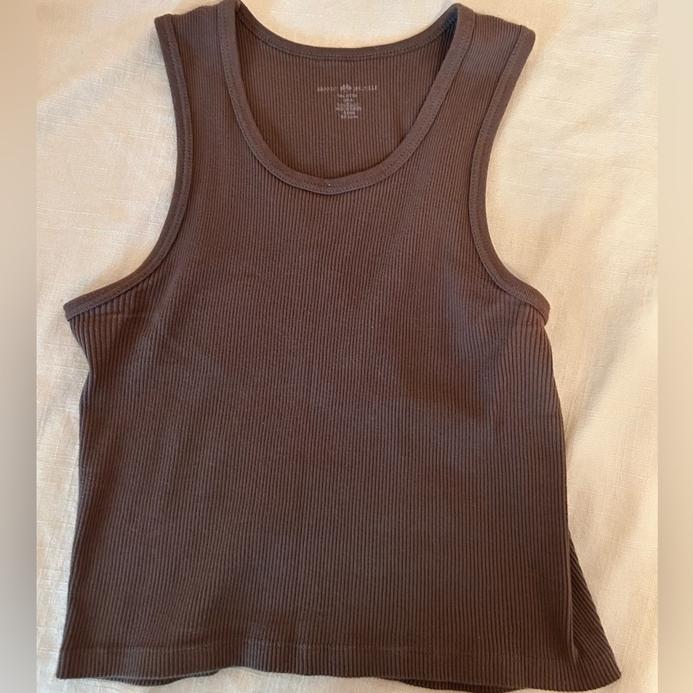 Brandy Melville cropped tank brown tee casual